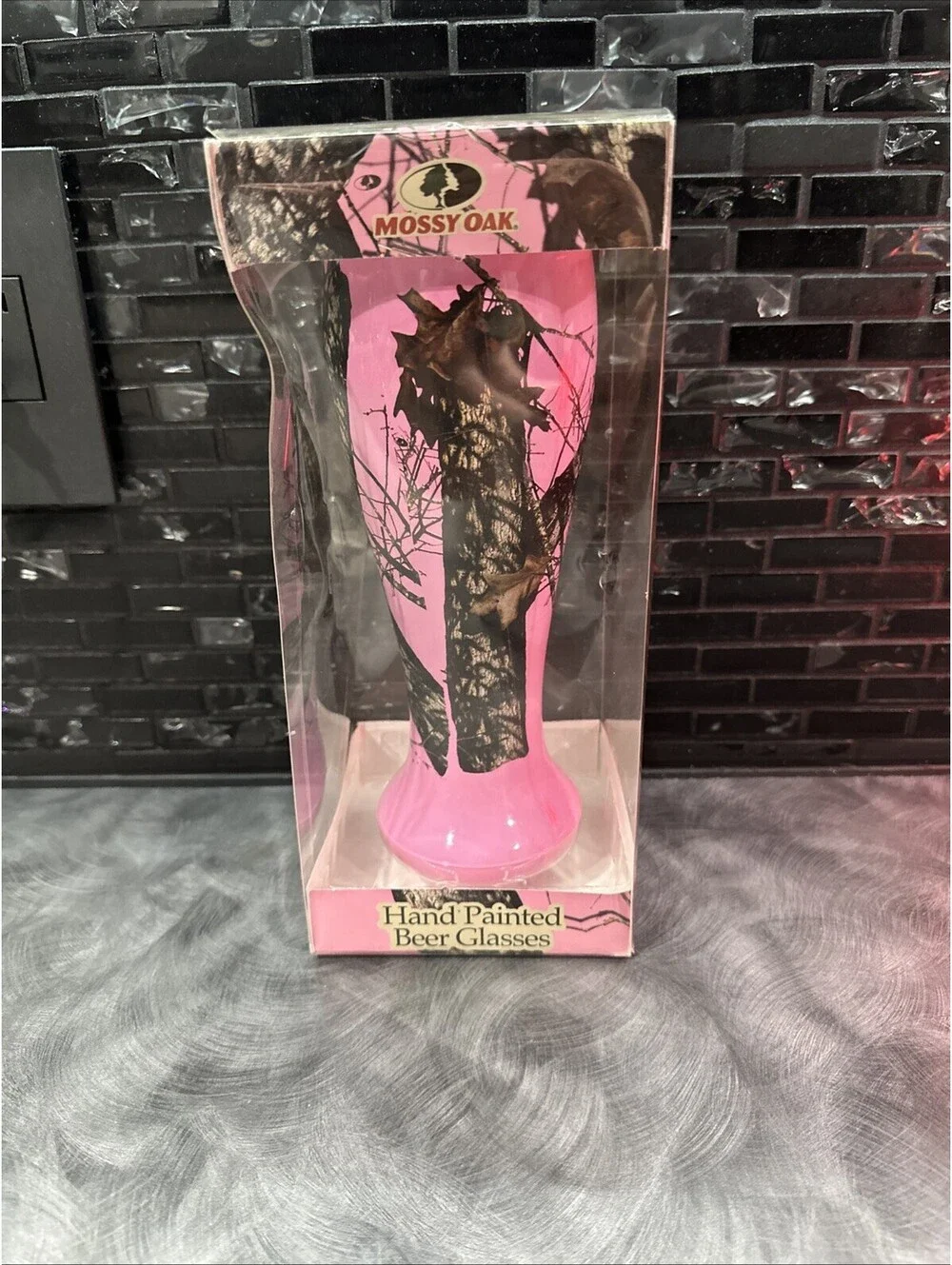 Mossy Oak Pink Pilsner Hand Painted Beer Glass  24 FL. oz. NEW In Box